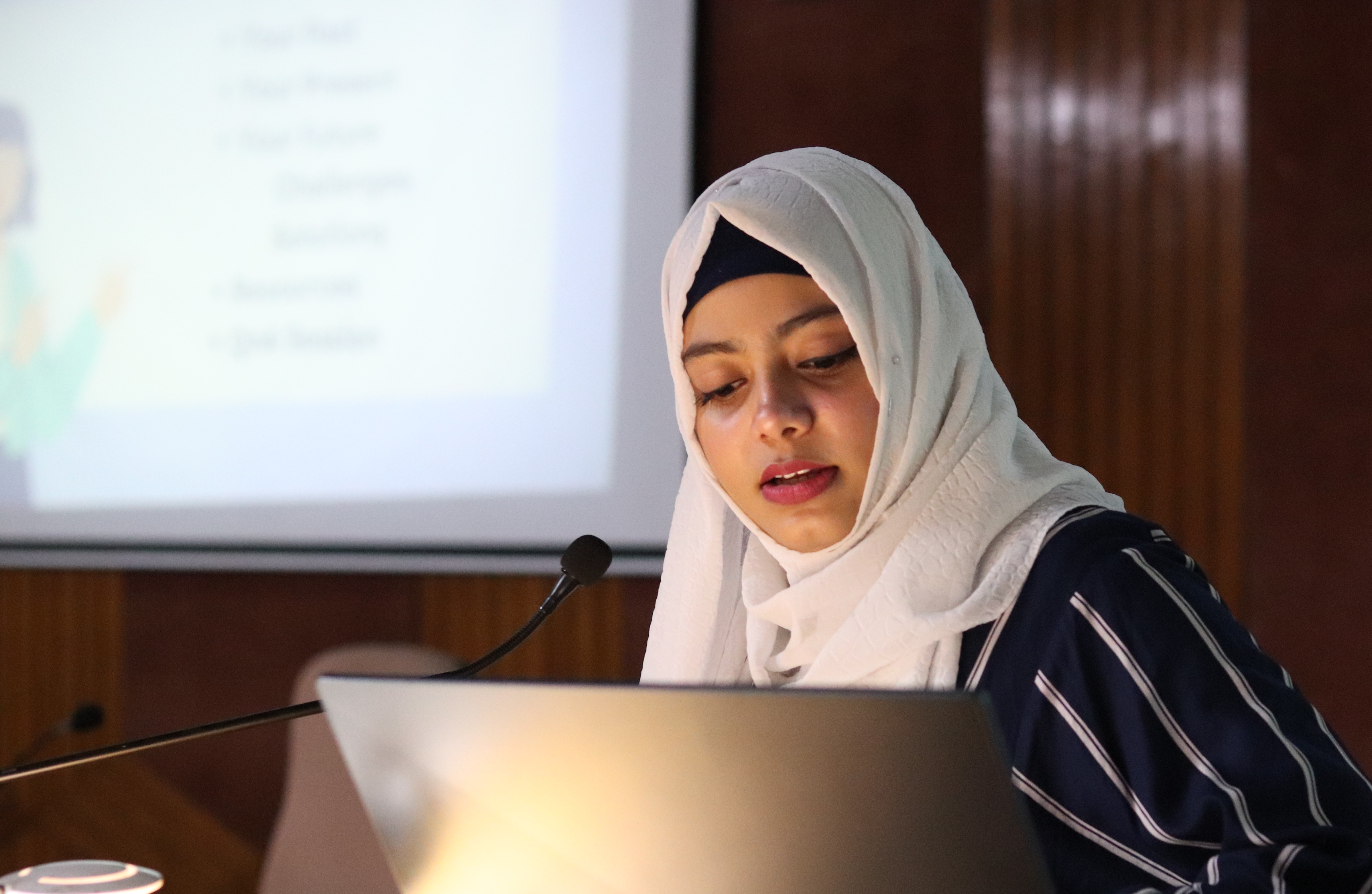 Khansa Fahad presenting